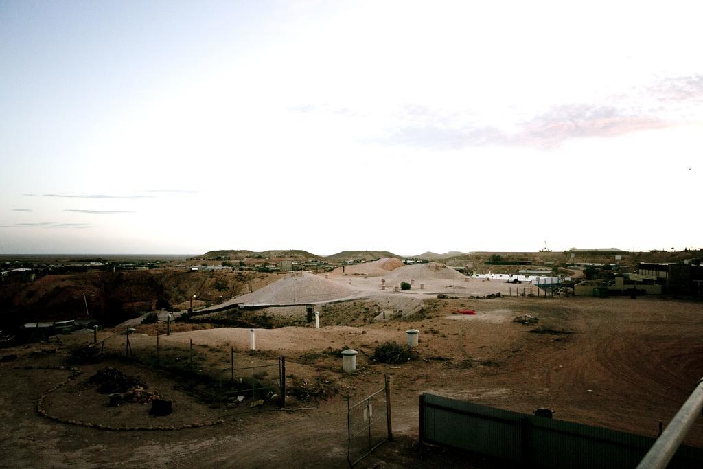 Breakaway Views 374 Alp St Hotel Coober Pedy Kültér fotó