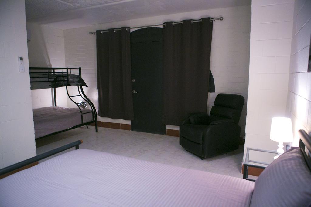 Breakaway Views 374 Alp St Hotel Coober Pedy Kültér fotó